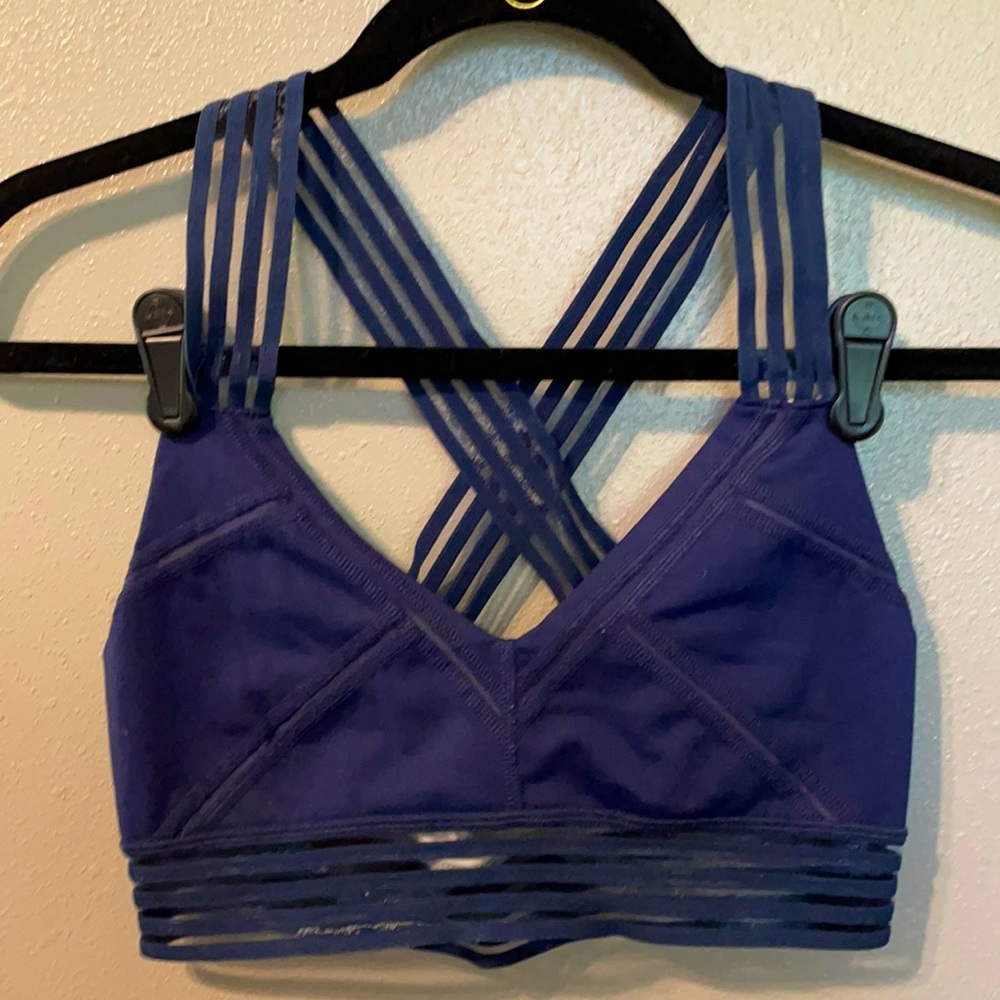 Alo Yoga navy sports bra lightly used, mesh detail